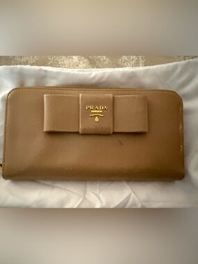 Prada Neutral Beige Saffiano Bow Clasp Wallet